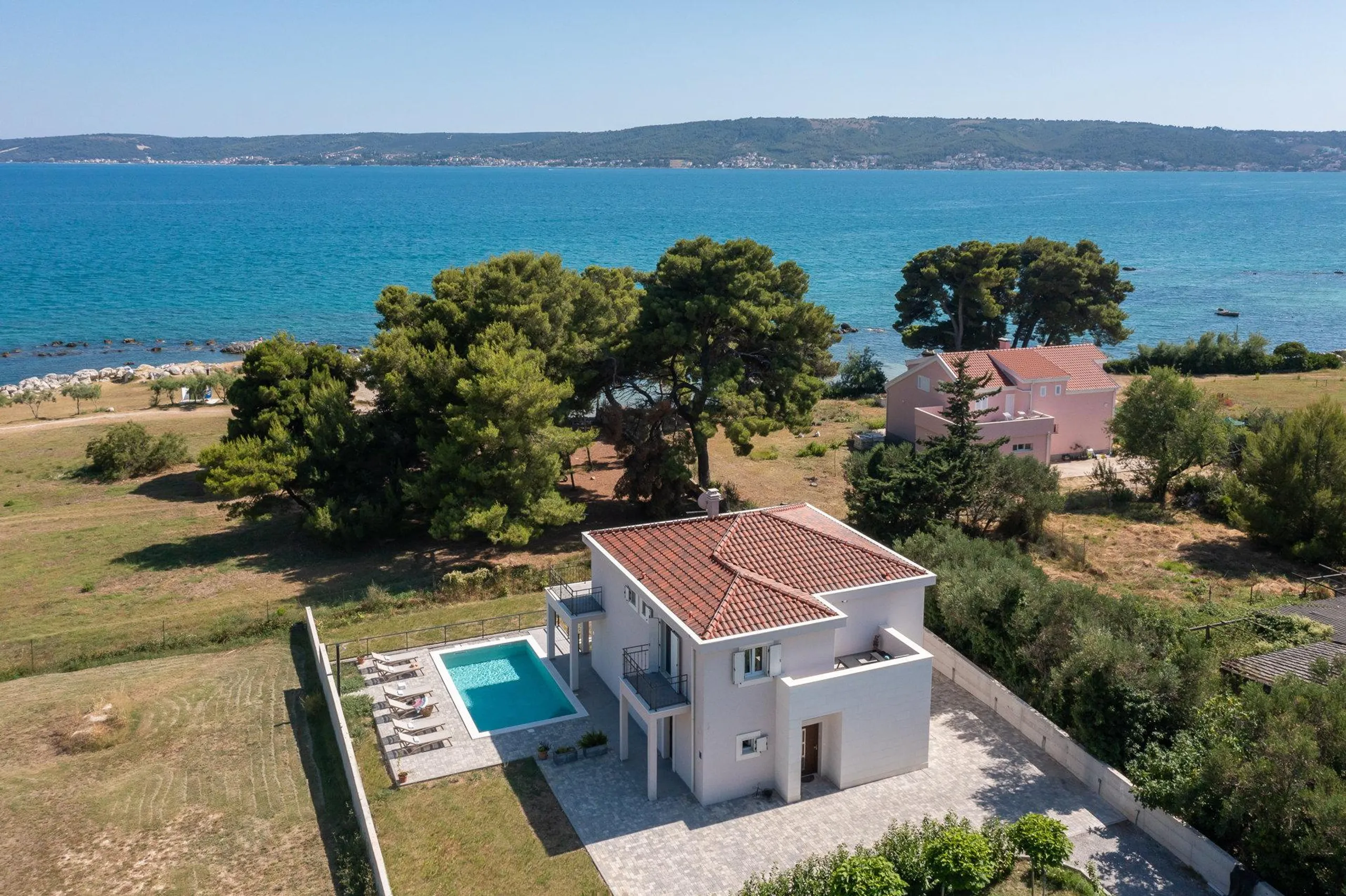 Refined Villa with Private Pool near Trogir's Historic Old Town, Kastel Stafilic