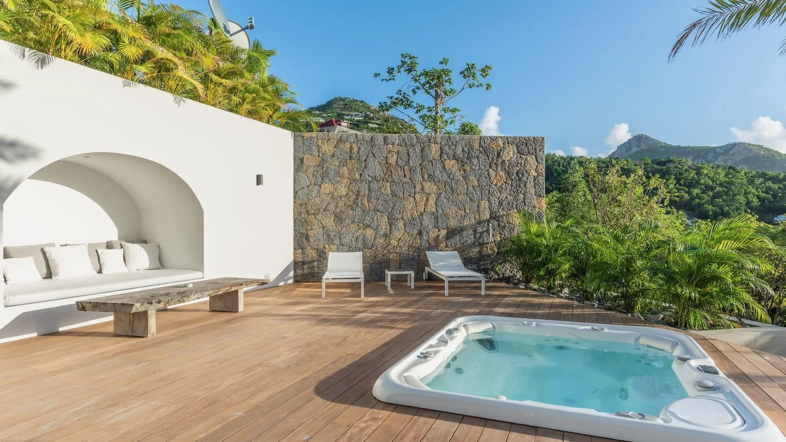 Grand Lagoon-View Villa with Heated Pool and Panoramic Views — photograph 9