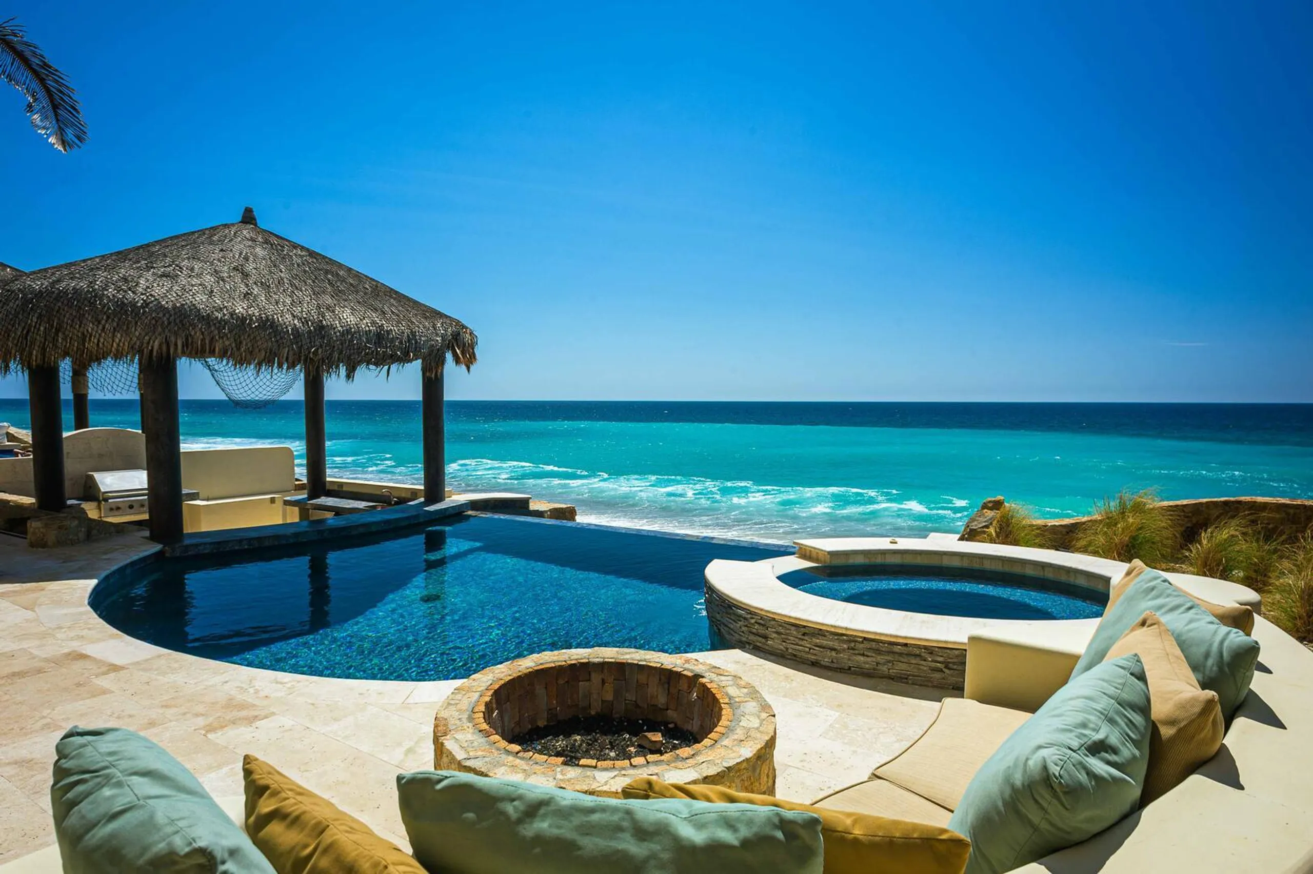 Grandiose Villa with Private Infinity Pool Overlooking the Sea of Cortez — photograph 4