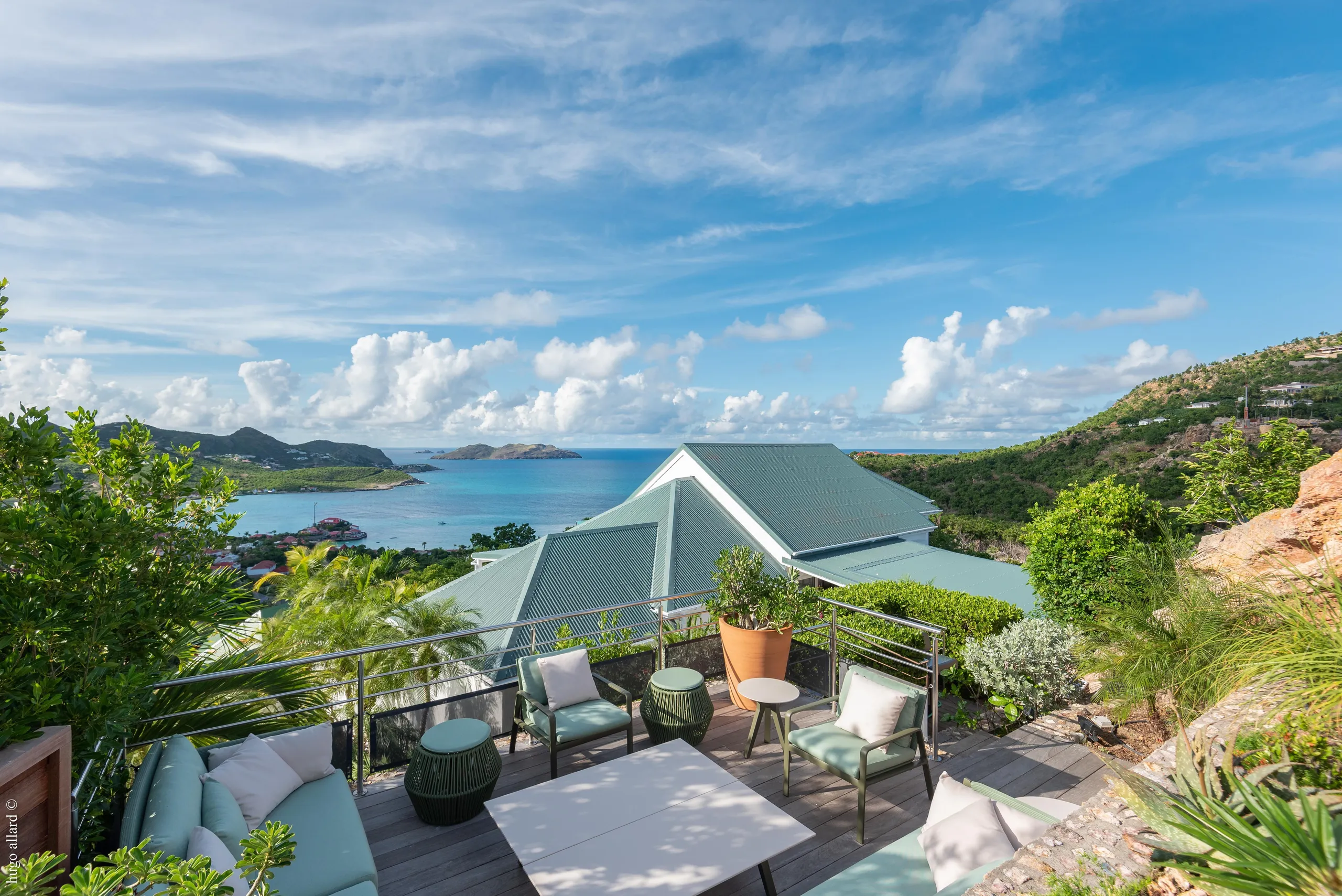 Palatial Seaview Villa with Private Pool and Backyard Grill — photograph 5