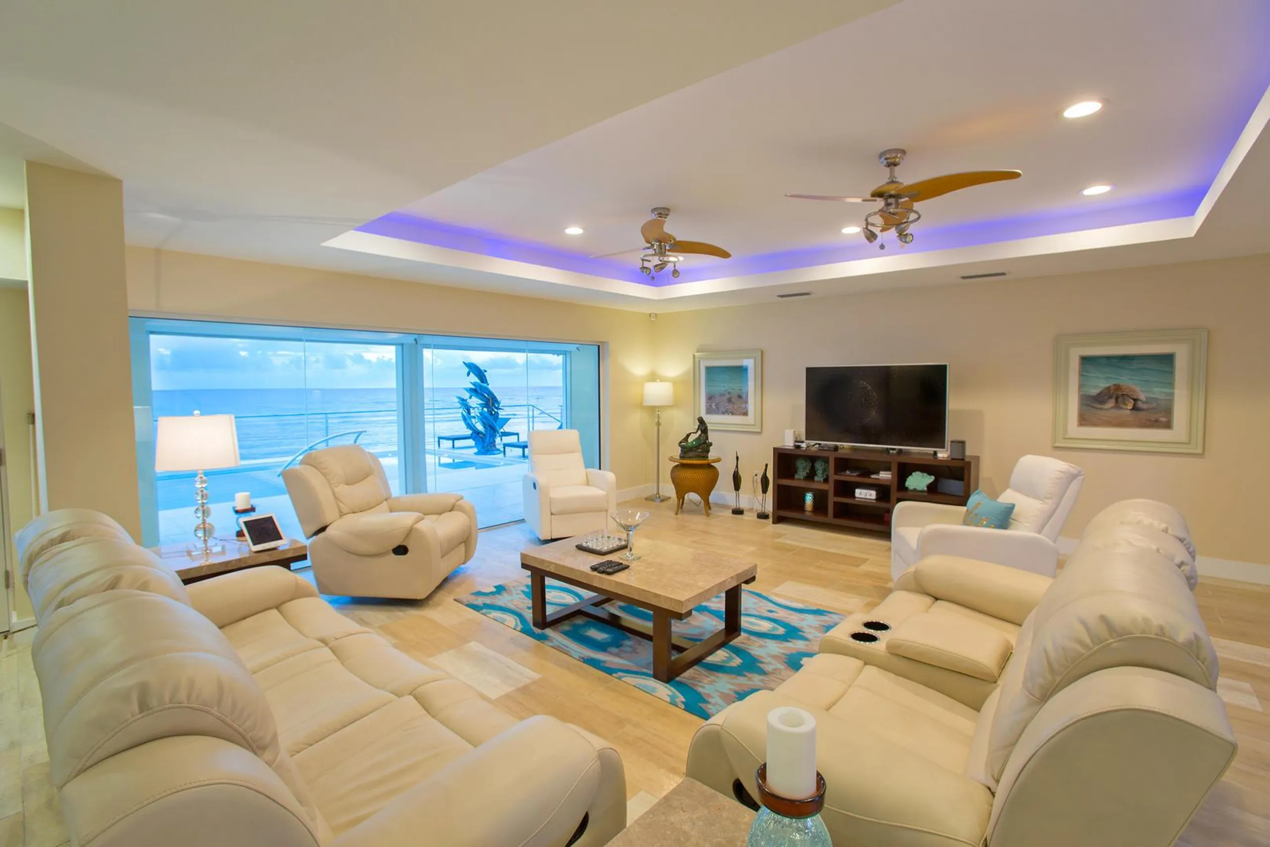 Elegant Twin Palms Beach Front Villa with Private Pool and Beach Access — photograph 10