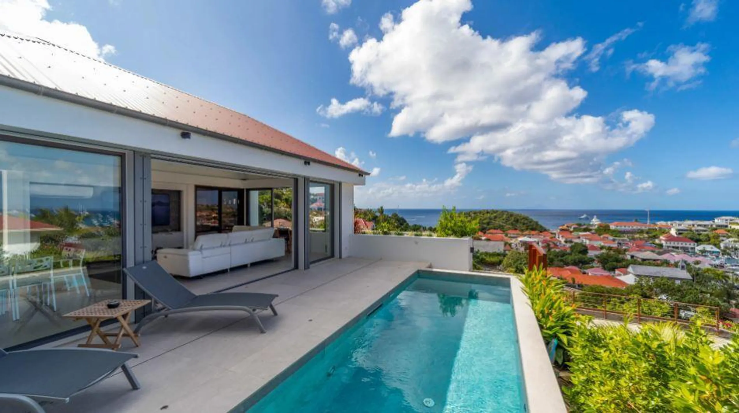 Serene Villa in Gustavia with Captivating Harbor View and Private Pool — photograph 3