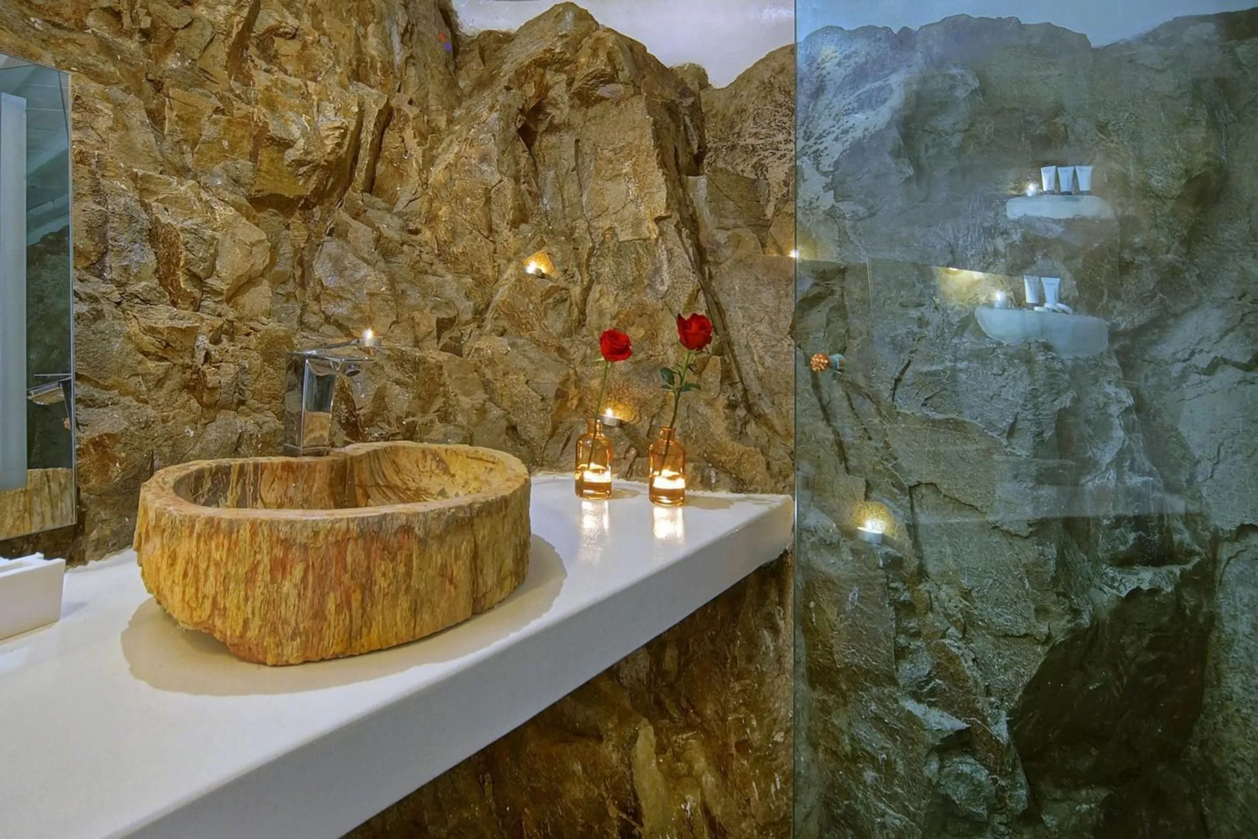Ultimate Indulgence with Captivating Views with Private Heated Pool and Jacuzzi — photograph 5