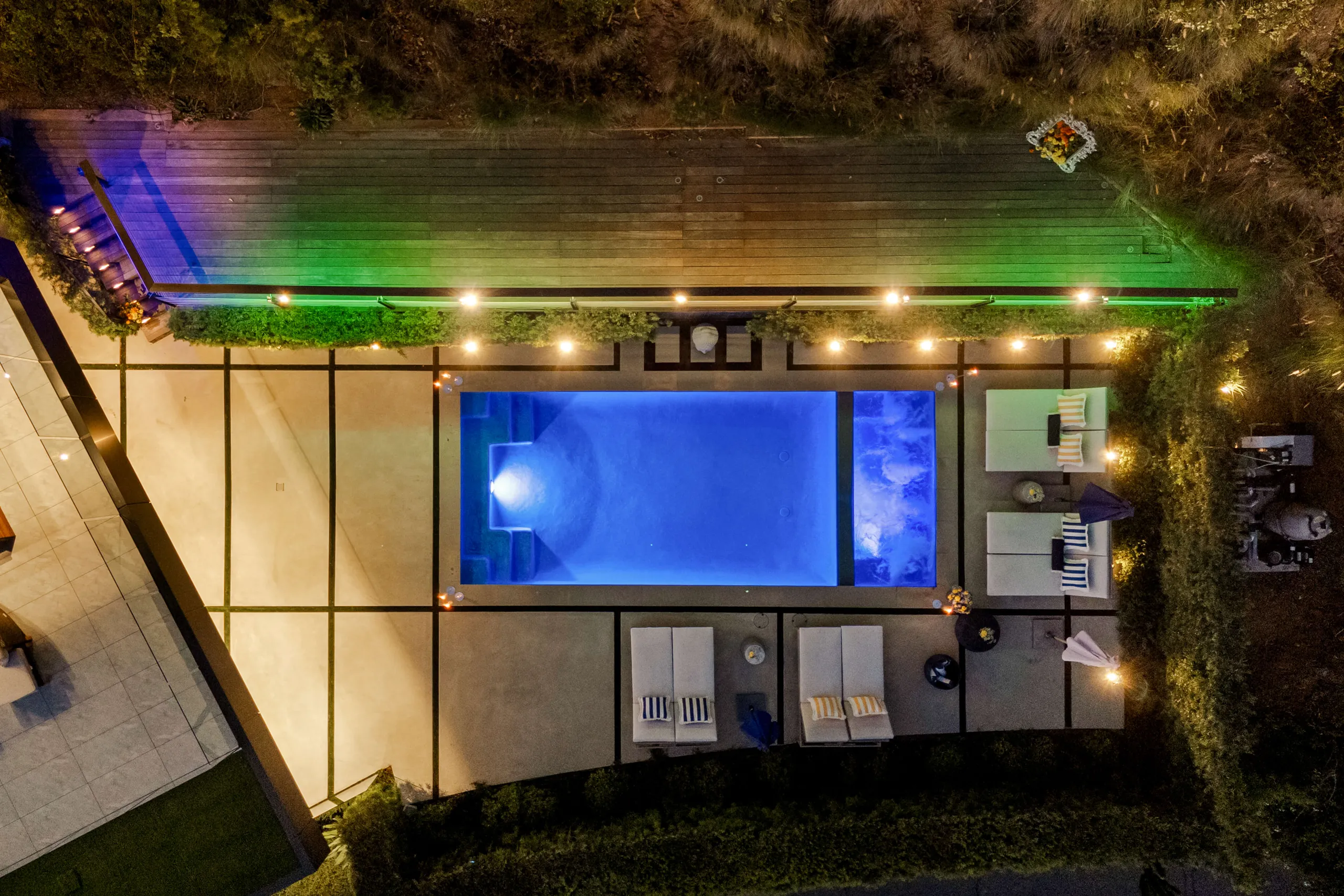 Refined Hollywood Hills Modern Villa with Artistic Details, Guest Suite & Sweeping Views — photograph 4